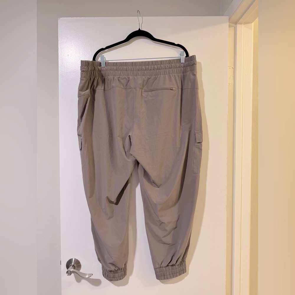 All in Motion women’s joggers in Tan/greige Cargo pocket Pants size 1x - Picture 3 of 7